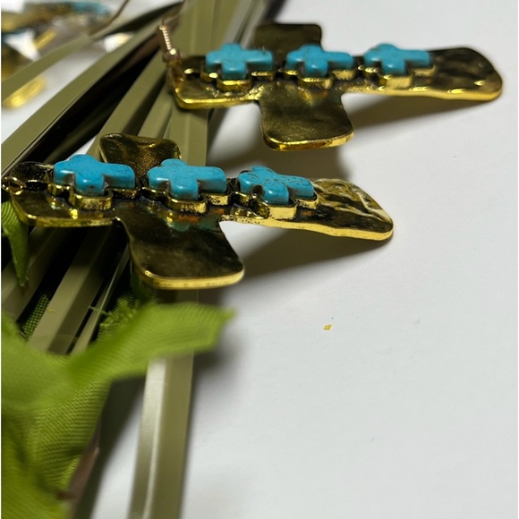 Golden hammered cross with 3 blue crosses laid vertically. 2” x 1.5”.  NIP. Nice - Picture 4 of 7